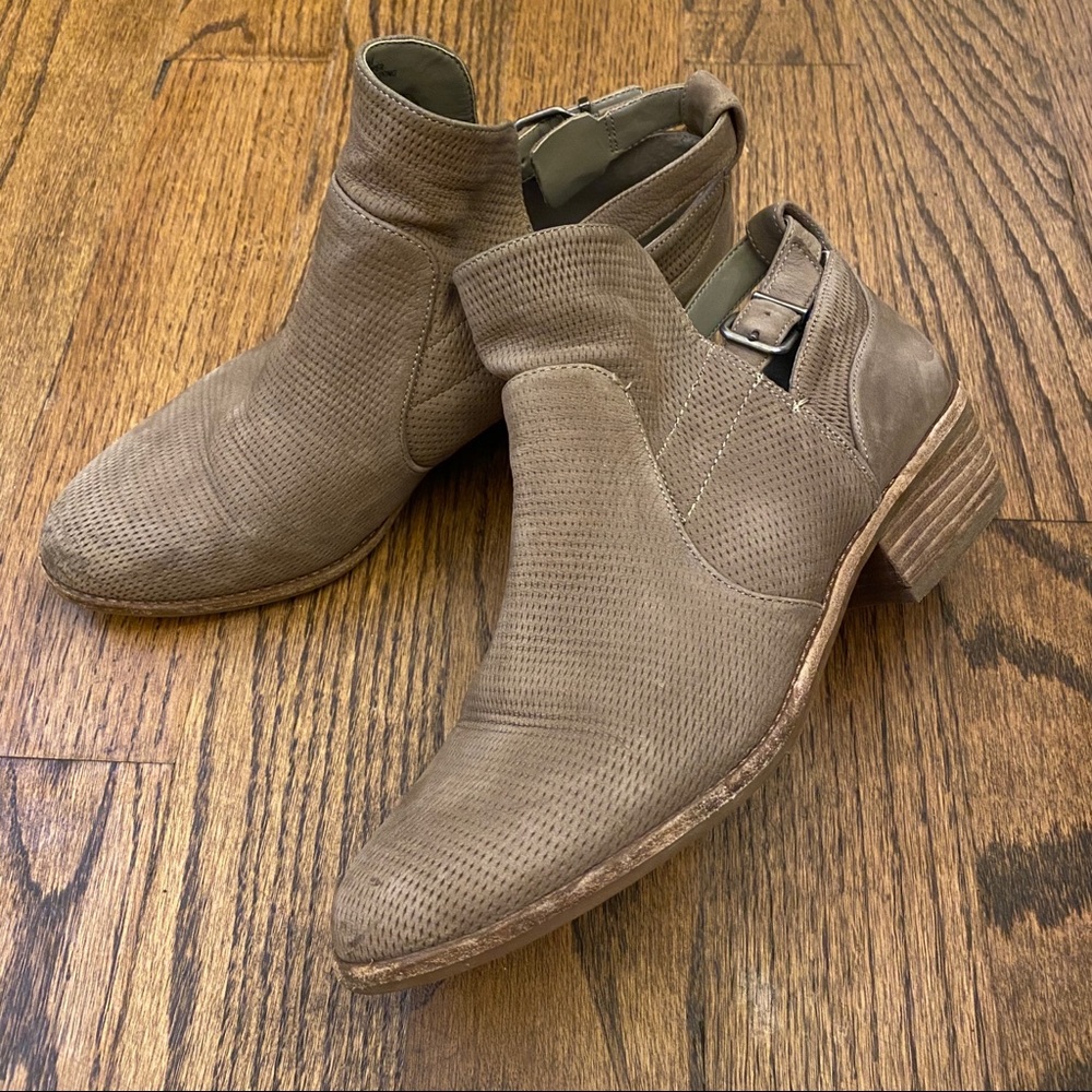 3for15 Gianni Bini Per-Fected Ankle Booties Suede
